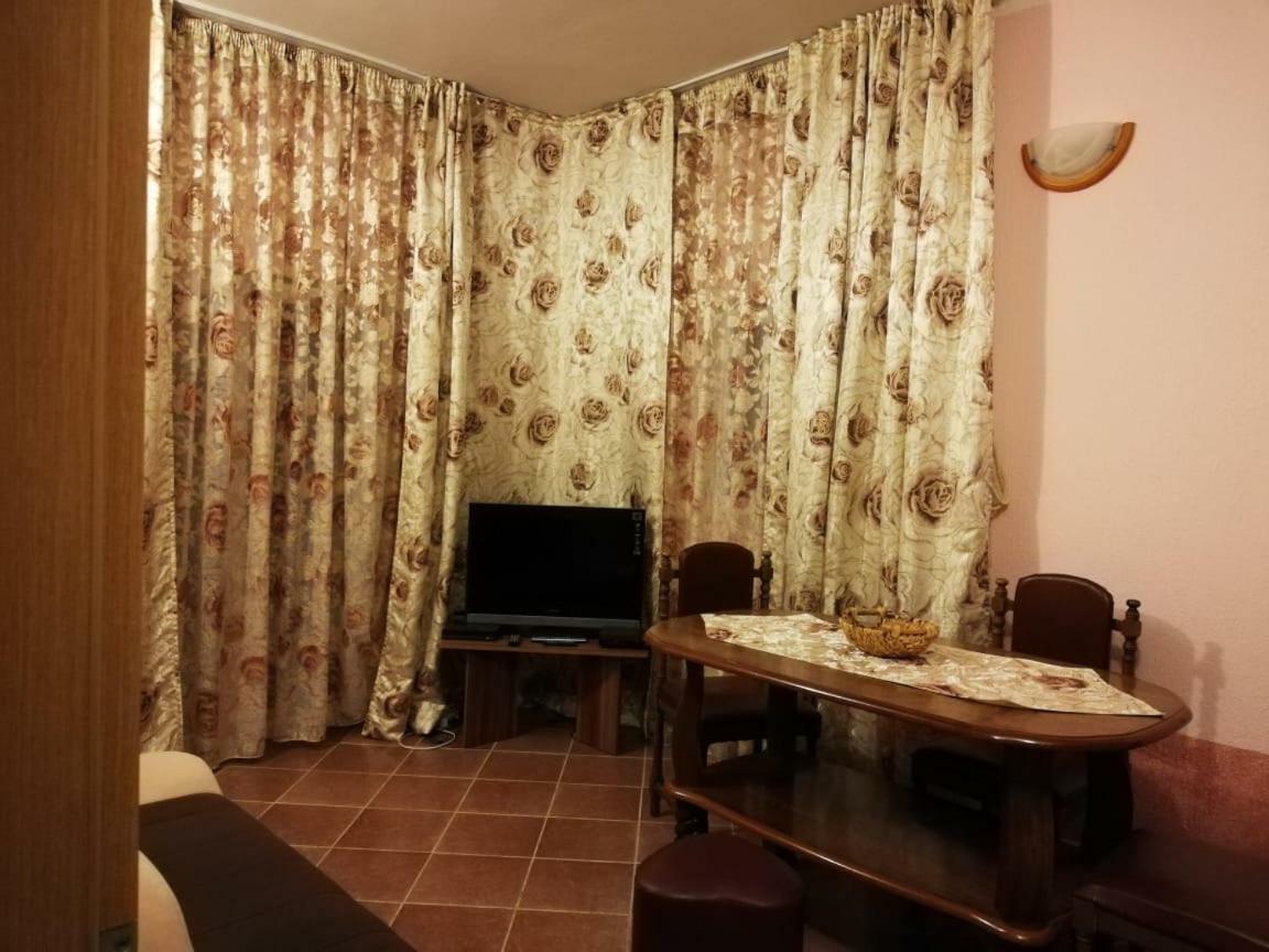 Apartments Svetlana อัตเจฮะห์ ภายนอก รูปภาพ